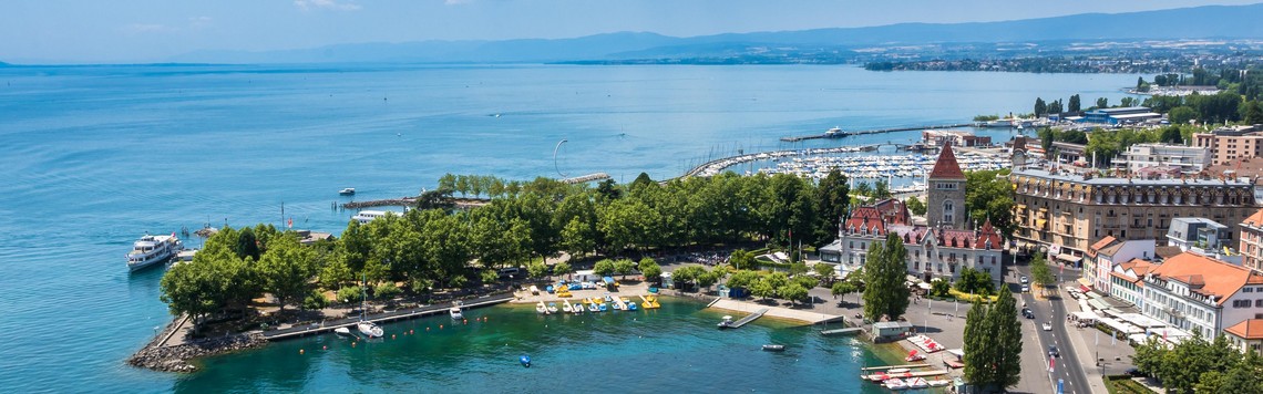 Foto der Seepromenade in Lausanne in der Region Romandie 