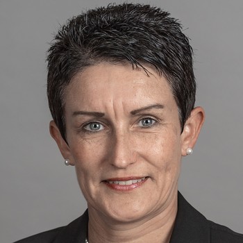 Portrait Jacqueline Klaiss Brons Portrait Jacqueline Klaiss Brons