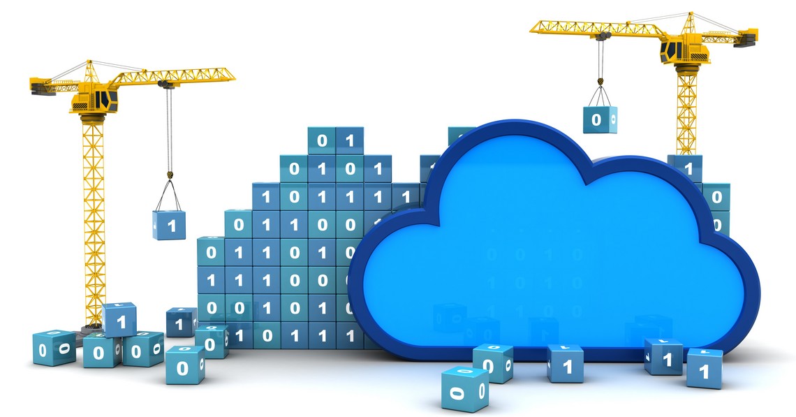 Ganzheitliche Cloud-Beschaffung Blaue Wolke und im Hintergrund blaue Steine die von Kräne aufgebaut werden