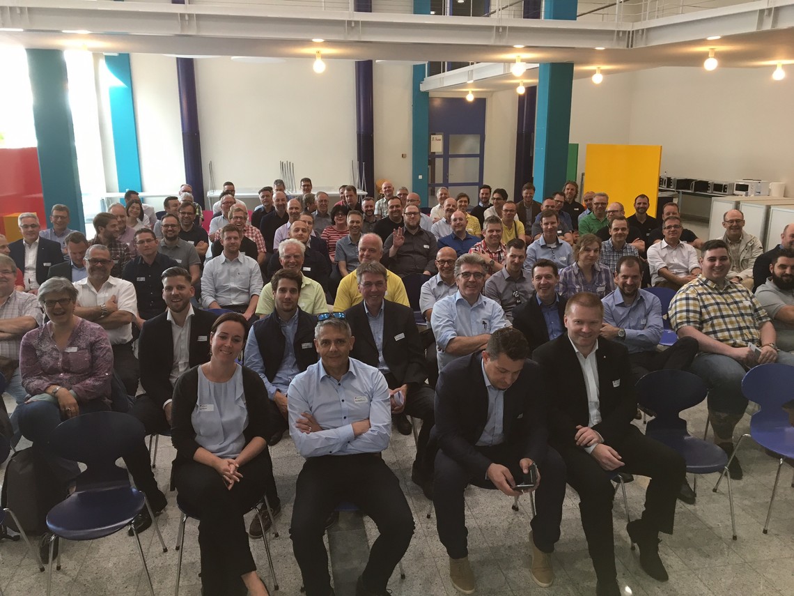 Procure Swiss Magazin Artikel Drei Regionen besichtigen das Logistikzentrum von BRACK.CH in Willisau Procure Swiss Magazin Artikel Drei Regionen besichtigen das Logistikzentrum von BRACK.CH in Willisau