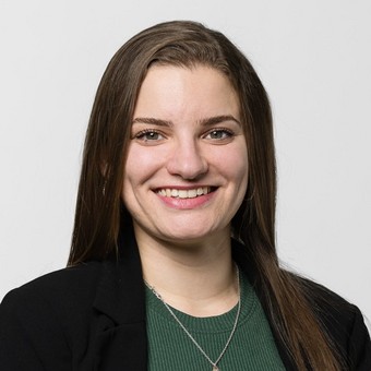 Laura Miokovic Laura Miokovic